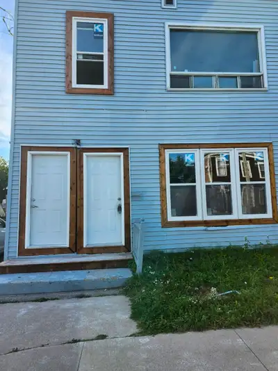 Female Housemate Wanted – Clean & Comfortable 4-Bedroom Apartment Looking for a lovely female housem...