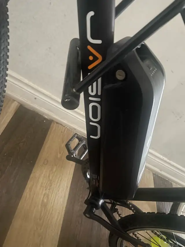 Jason eb5 $250 in eBike in London - Image 4