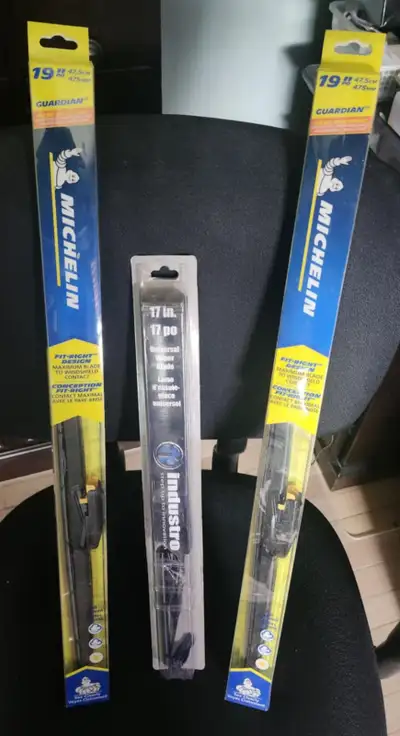 MICHELIN GUARDIAN FIT-RIGHT 2-19" + 17" ALL SEASON WIPER BLADES - Excellent Condition - New In Packa...