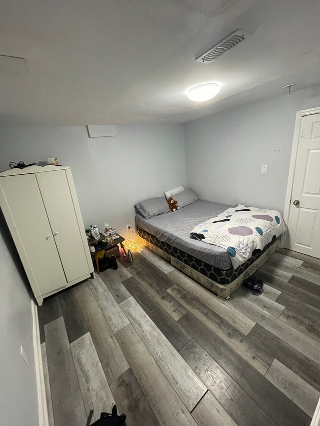 Bedroom with Washroom dans Chambres à louer et colocs  à Région de Mississauga/Peel