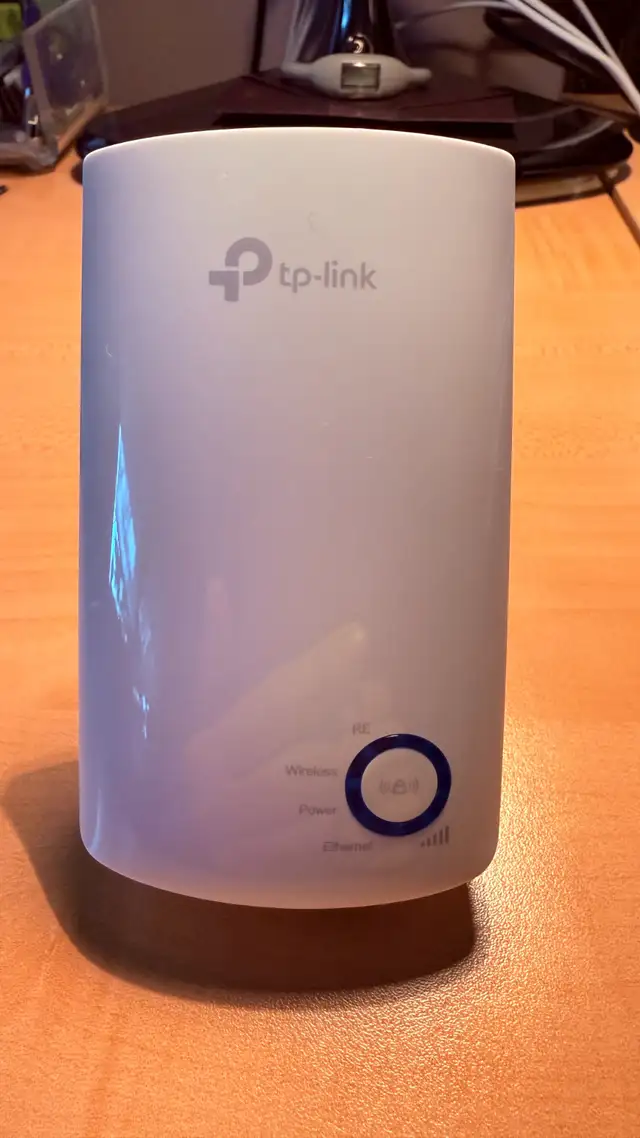 WI-FI RANGE EXTENDER, TP-LINK TL-WA850RE in Networking in City of Toronto - Image 2