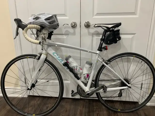 Giant Avail 3 Bicycle – Size Small in Road in Mississauga / Peel Region - Image 2