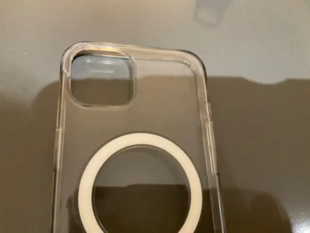 iPhone 13 Apple Clear Case Magsafe in Cell Phone Accessories in Mississauga / Peel Region - Image 3
