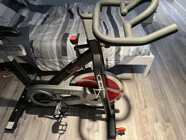 Sunny Spin Bike in Exercise Equipment in Gatineau - Image 3