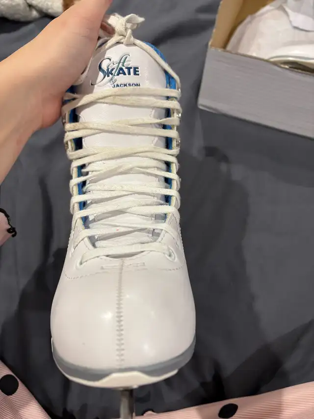 Kids Figure Skates592358510617569283