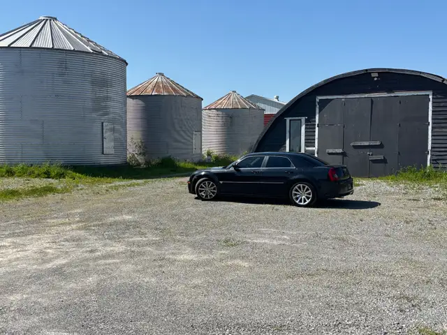 2006 Chrysler 300c Srt8 6.1hemi in Cars & Trucks in St. Catharines - Image 10