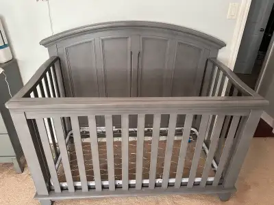 EUC Jonesport Crib, View more