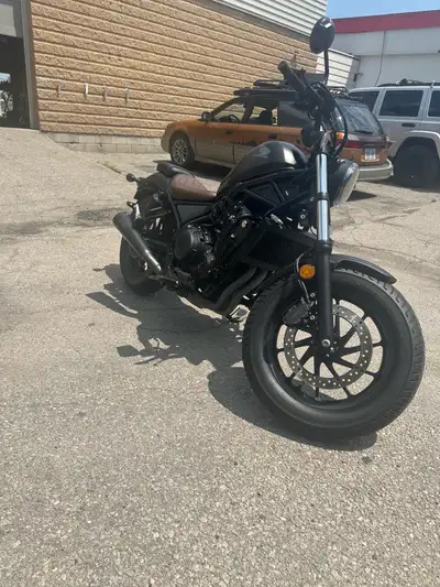 2022 Honda cmx 500 rebel 9590km Lighter jack to charge your stuff Red dragon rear set Vance and Hine...