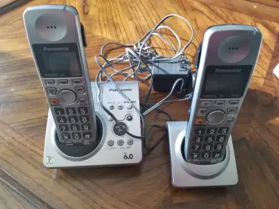 telephone panasonic avec double combiné (voir details sur les photos) telephone fonctionne - works f...