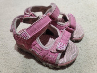 Toddler sandal size 6T free
