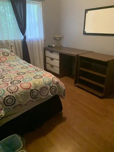 FEMALE ONLY!!! Georgian students only!! Will respond to best candidate! Available September 1/26 Sho...