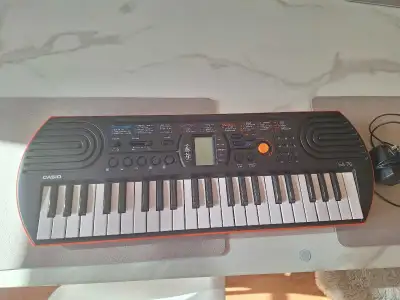 Piano électrique Casio SA-76, View more
