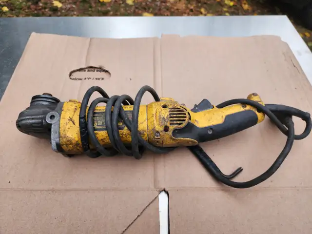 DeWalt D28065 Angle Grinder (125mm)423430576868567043