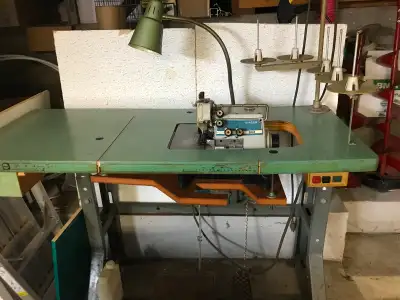 Machine a coudre Singer Industriel Overlock 5 Fils Surjeteuse
