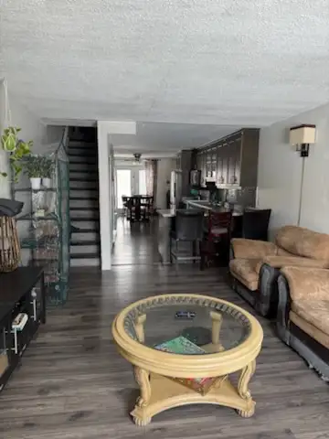 Live in the famous, beautiful village of Chippawa, Niagara Falls 8646-7 Willoughby Drive L2G 6X7 New...