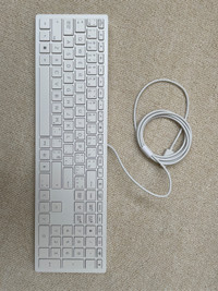 HP wired white keyboard and white mouse