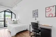 PRICE NEGOTIABLE. Large Bedroom in Downtown Montreal Hello everyone! I’m looking for someone to subl...
