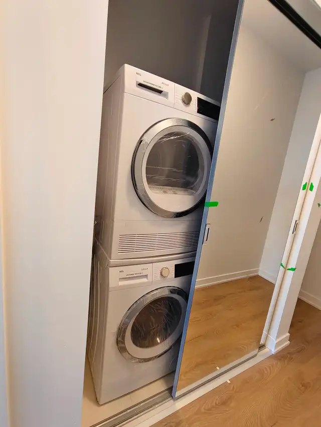 Modern 2+Den Condo for Rent | Bayview Village | Steps to Subway in Long Term Rentals in City of Toronto - Image 10