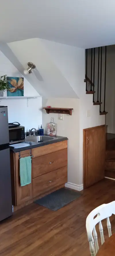 Centrally Located – Fully Furnished 2 Level Studio Apartment Now available for monthly rental ($1050...