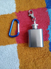 NEW STAINLESS STEEL TRAVEL 30ML/1 OZ BELT KEYCHAIN LIQUOR FLASK