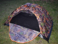 Tente camouflage neuve (jamais utilisée) pour deux personnes