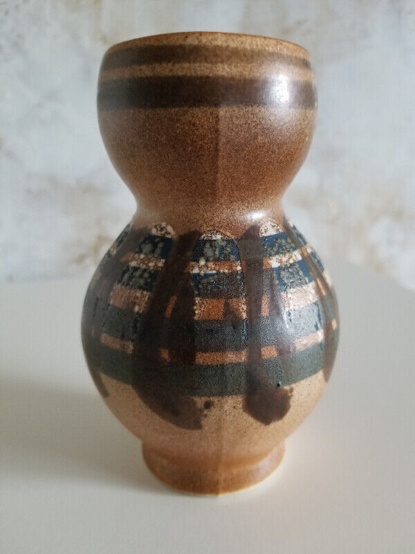 Batia Lapid Israel Mid Century Modern Art Pottery in Arts & Collectibles in Annapolis Valley - Image 3