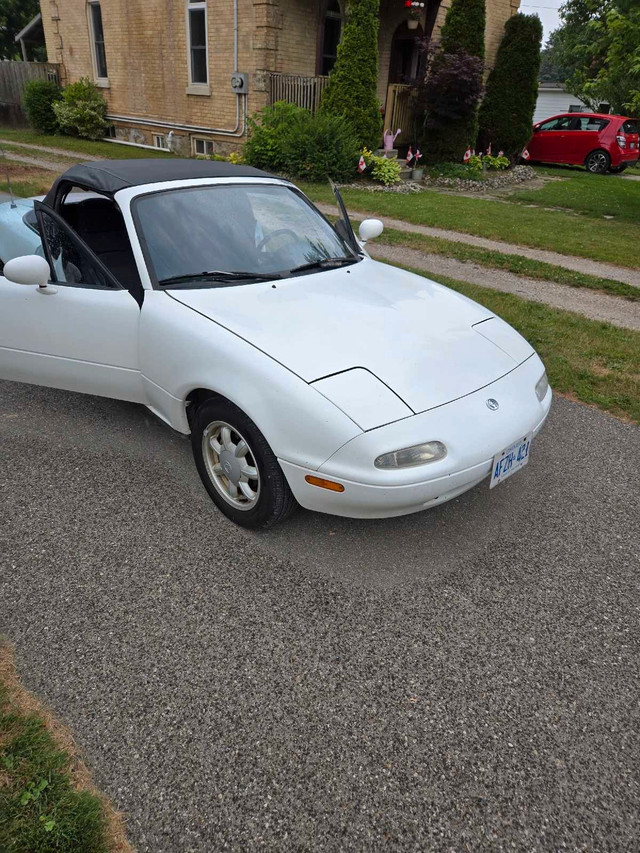 Mazda Miata 1993 in Cars & Trucks in Norfolk County - Image 3