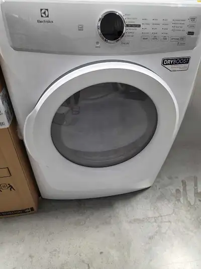 This premium Electrolux dryer features advanced DryBoost technology for efficient drying performance...
