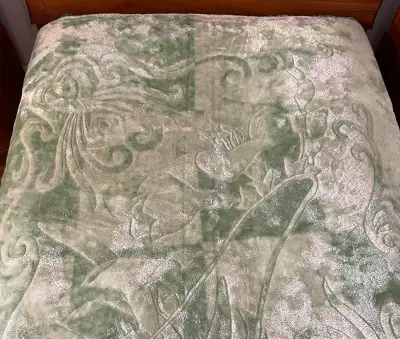 Couverture en polar Lene D’or 220 x 240 cm (86.6 x 94.5 pouces)., View more