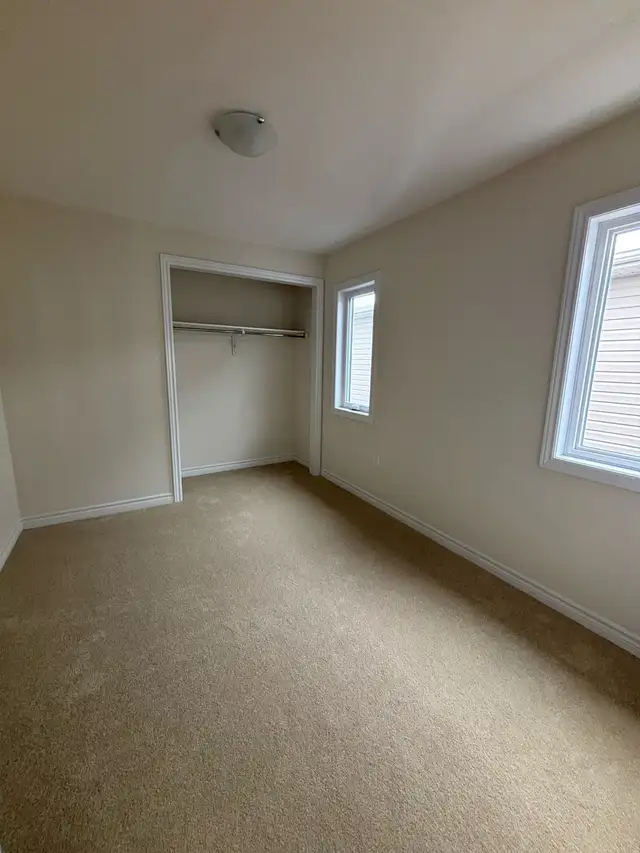 4 Bedrooms 2.5 washrooms - Semidetached in Long Term Rentals in Oakville / Halton Region - Image 10