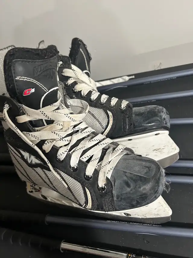 kids hockey skates size 3.5 in Skates & Blades in Guelph - Image 5