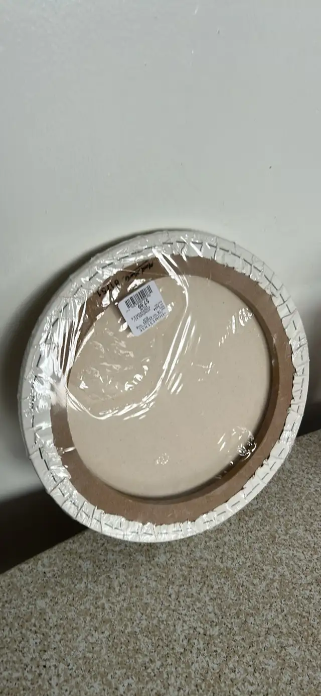 round canvas  in Hobbies & Crafts in Ottawa - Image 5