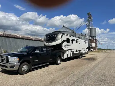 Professional Driver with 35 years of experience. Local and North America Wide delivery services. Com...