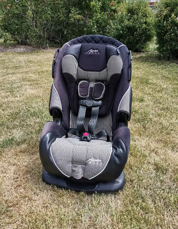 Alpha Omega 3-in-1 Car Seat dans Poussettes, porte-bébés et sièges d'auto  à Ville de Montréal