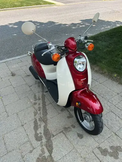 Honda Jazz scooter for sale, 49cc gas engine. Runs great, low mileage, very clean and well maintaine...