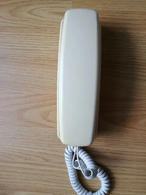 Basic Landline Telephones in General Electronics in Brantford - Image 4