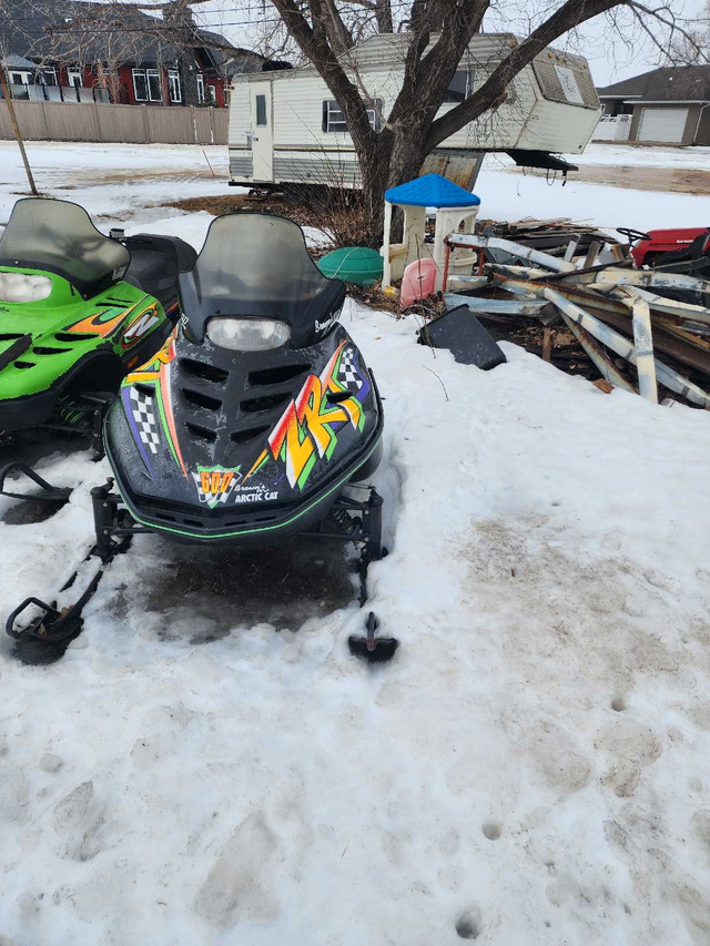 1996 zrt 600 in Snowmobiles in Regina