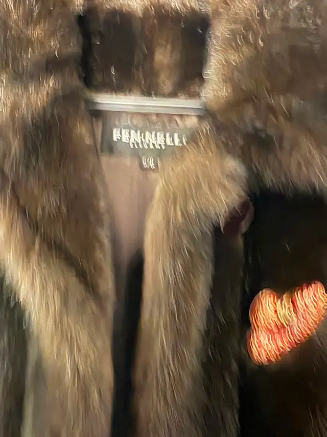 Mink fur coat in Women's - Tops & Outerwear in Laval / North Shore - Image 3
