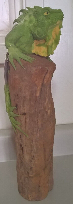 Lizard Iguana Figurine Statue Ornament 15 in tall in Arts & Collectibles in Oshawa / Durham Region - Image 4