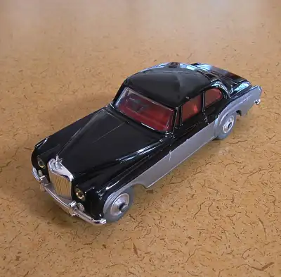Very light wear. Includes spare tire in trunk. Box is missing. Canada wide shipping available.