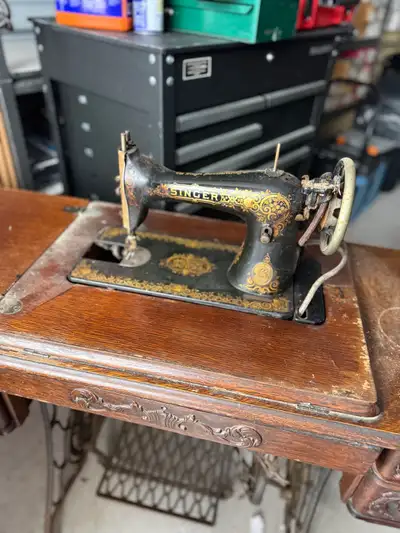 Good condition. Vintage. Very antique.. would Make a great project piece for someone.. Comes from a...