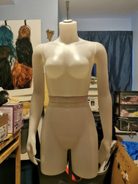 3/4 Female Plastic Mannequin with Adjustable Stand