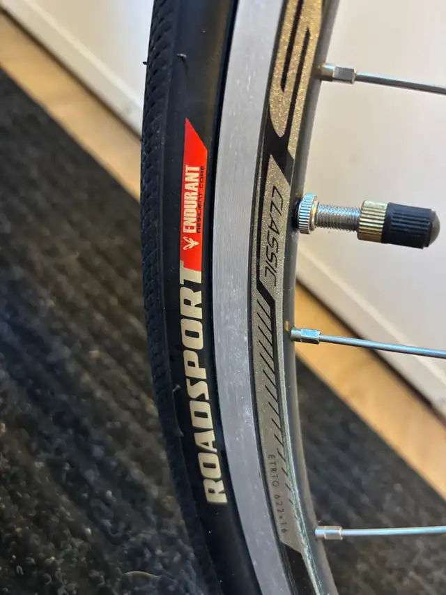 SPECIALIZED Bike 52cm in Road in Fredericton - Image 9