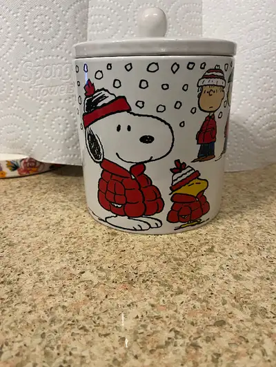 Snoopy cookie jar, View more