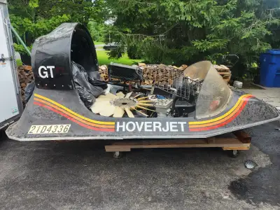 Hover Jet, bateau type overcraft avec jupe à hélice. Rien ne fonctionne. Pour projet seulement. Tout...