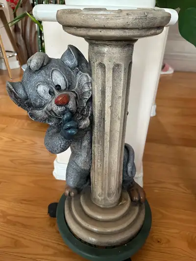 indoor/outdoor statue, View more