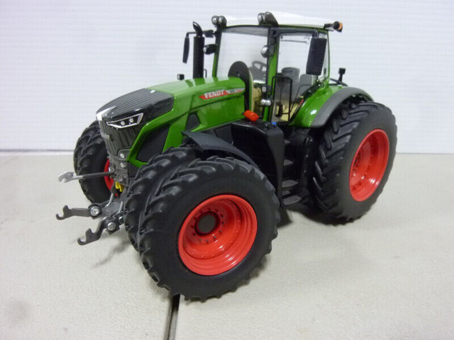*JUST IN* 1/32 FENDT 942 Farm Toy Tractor in Toys & Games in Regina