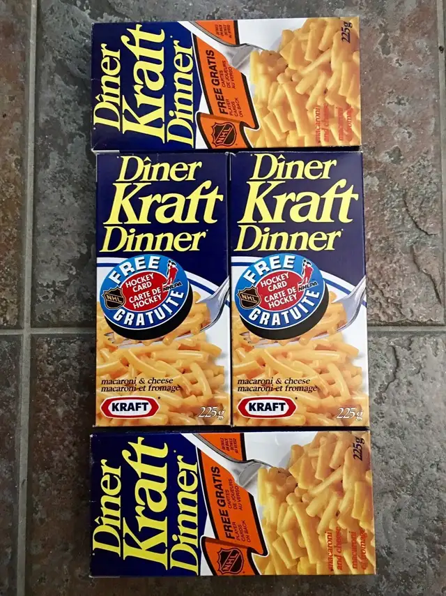 Kraft dinner - Uncut boxes- Hockey Cards (Lot #1) in Arts & Collectibles in Mississauga / Peel Region - Image 3