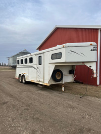 2001 4 horse trailer