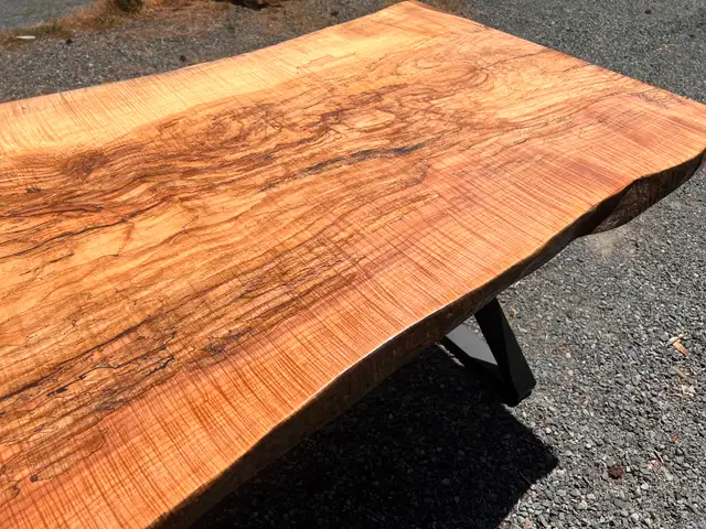 Live edge table in Dining Tables & Sets in St. Albert - Image 9